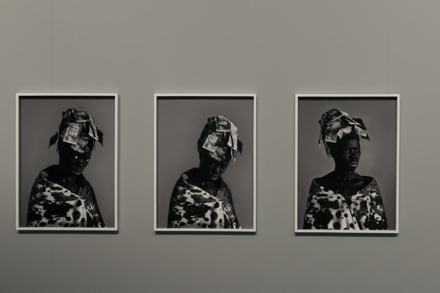 Installation view Somnyama Ngonyama, Zanele Muholi, LUMA Arles 2016 © Zanele/Stevenson/Yancey Richardson
